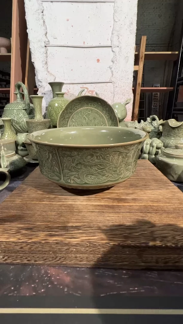 耀州窑青瓷五龙碗