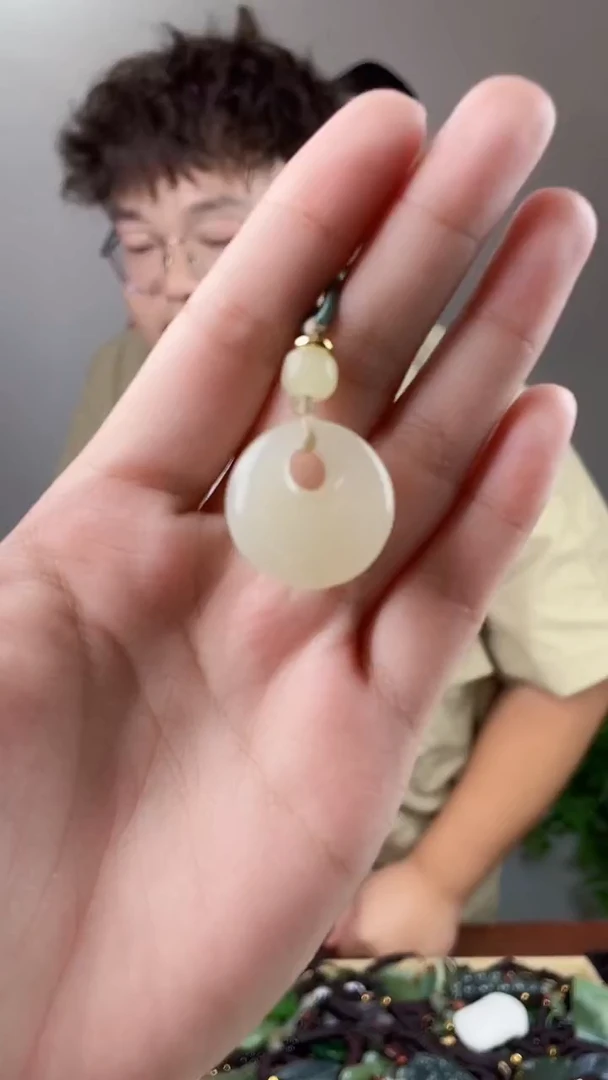 和田玉未镶嵌颈饰拍一发一，多样性发货