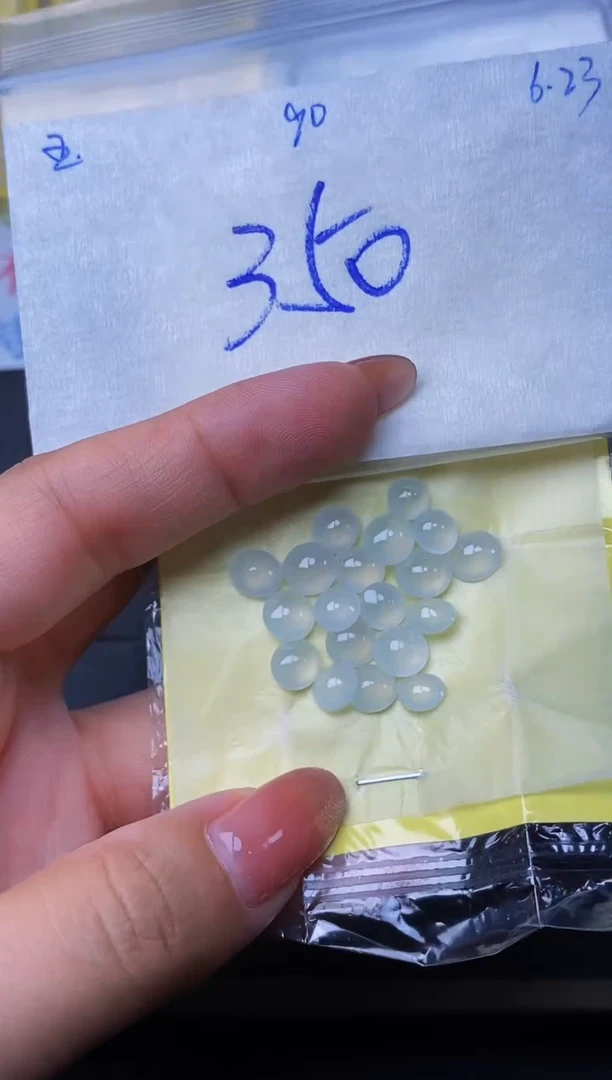 定制翡翠未镶嵌缅甸天然翡翠A货90