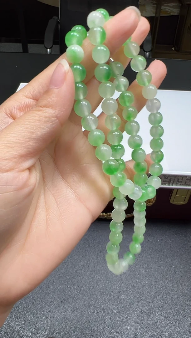 颈饰未镶嵌翡翠2025-10-21-46