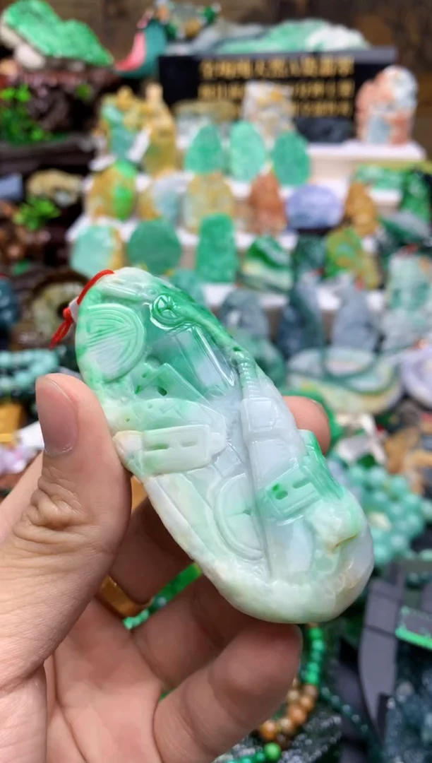 颈饰未镶嵌翡翠天然A货翡翠