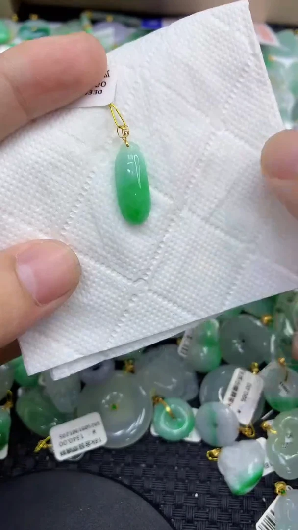 颈饰18K金镶嵌翡翠天然缅甸A货翡翠