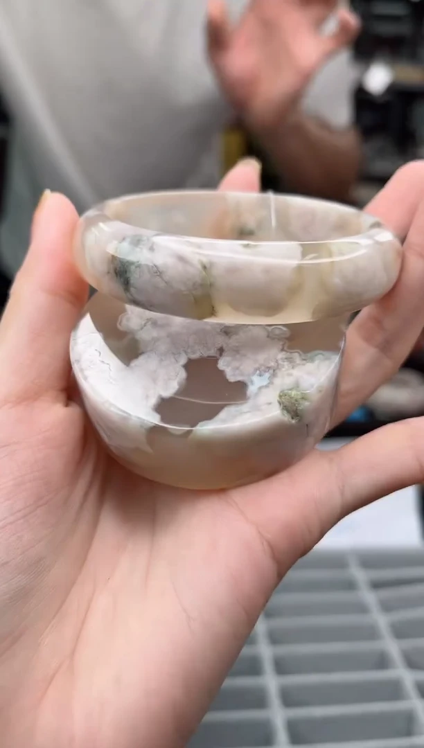 【闪购商品】石英质玉手镯未镶嵌58圈口（赠品镯心）3572391