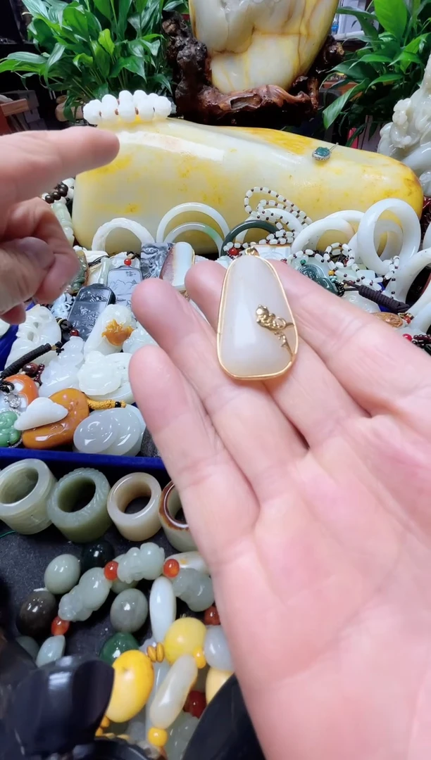 和田玉未镶嵌挂件挂件