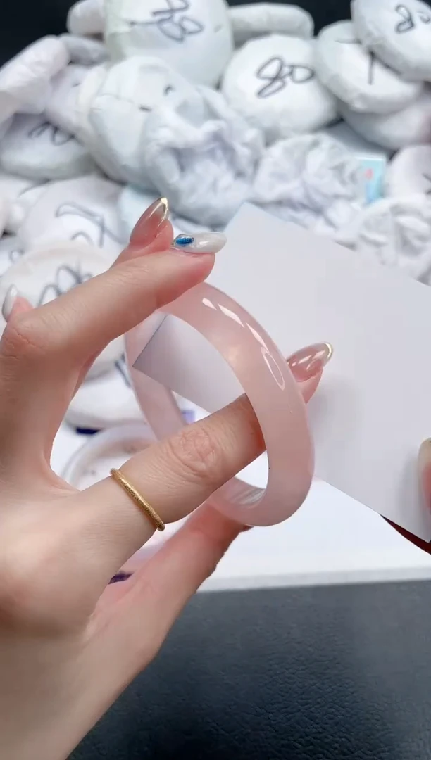 【闪购商品】石英质玉手镯未镶嵌18J13-58