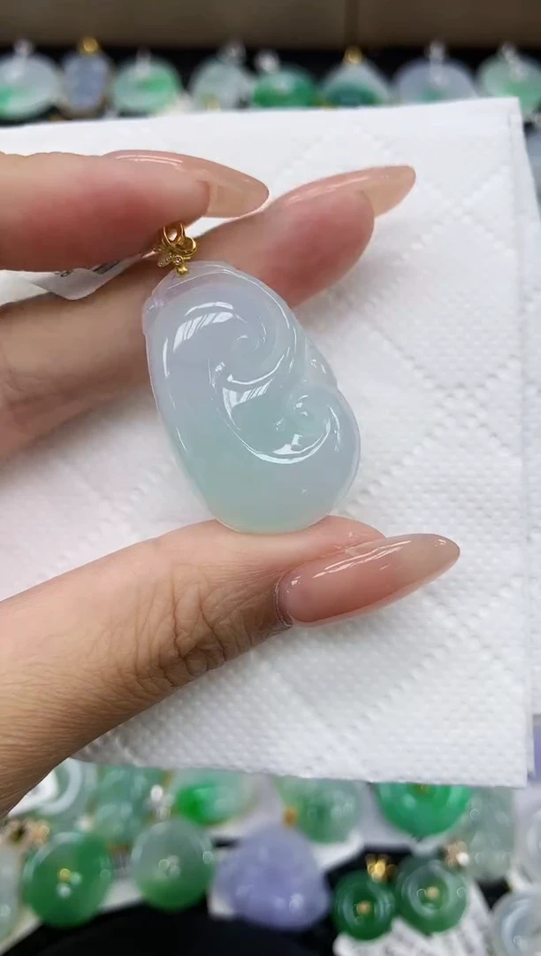 颈饰18K金镶嵌翡翠11111111111