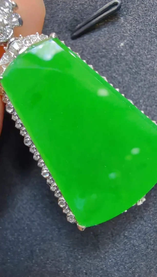 吊坠(不含链)18K金镶嵌翡翠多样性团购发一件