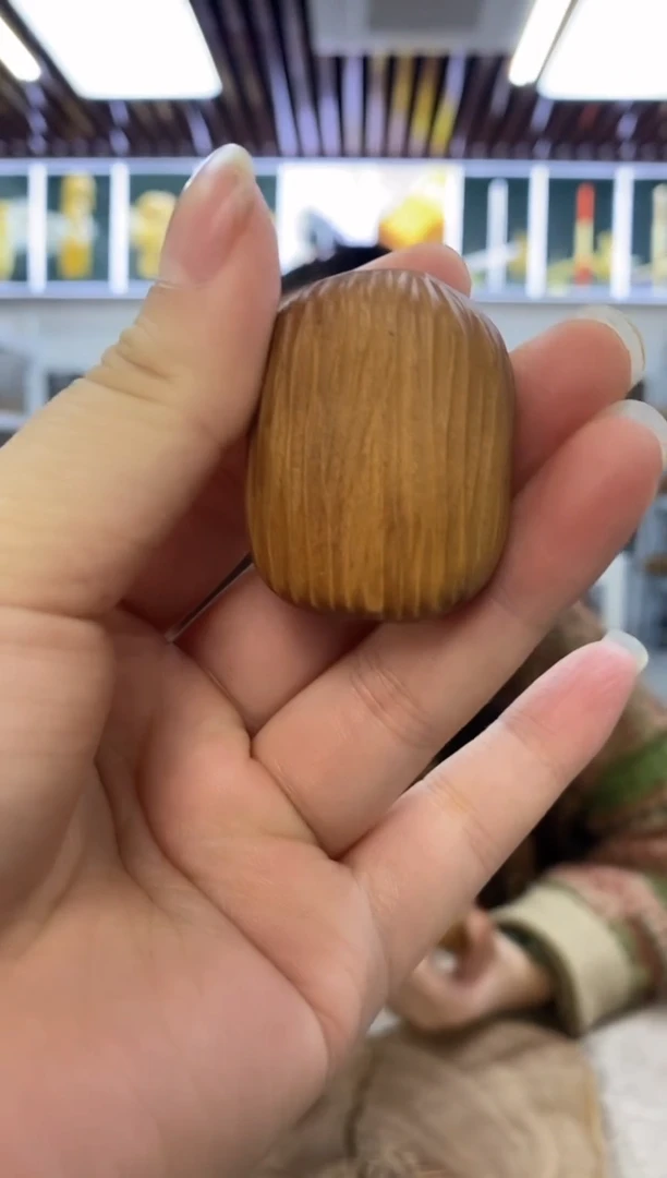 檀香木其他工艺品   H  多样性发其一