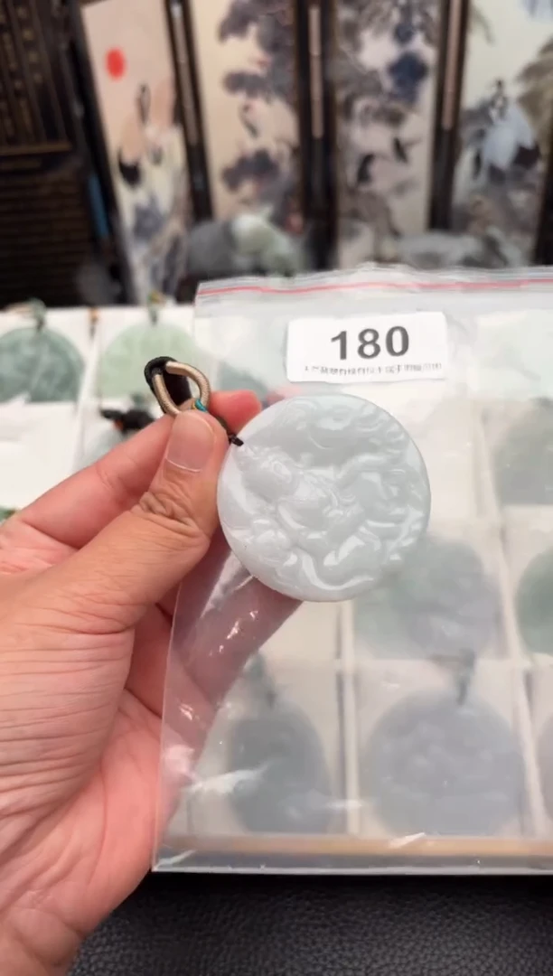 翡翠未镶嵌颈饰天然翡翠吊坠180