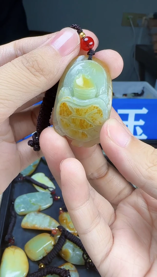 和田玉未镶嵌颈饰1