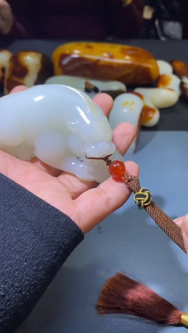 未镶嵌和田玉把件悟****.和田玉