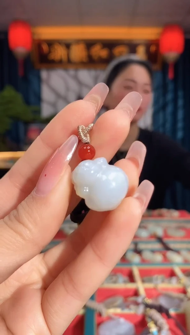 【闪购商品】和田玉颈饰未镶嵌猪牌