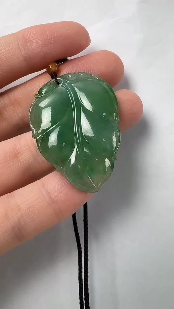 翡翠未镶嵌颈饰翡翠颈饰