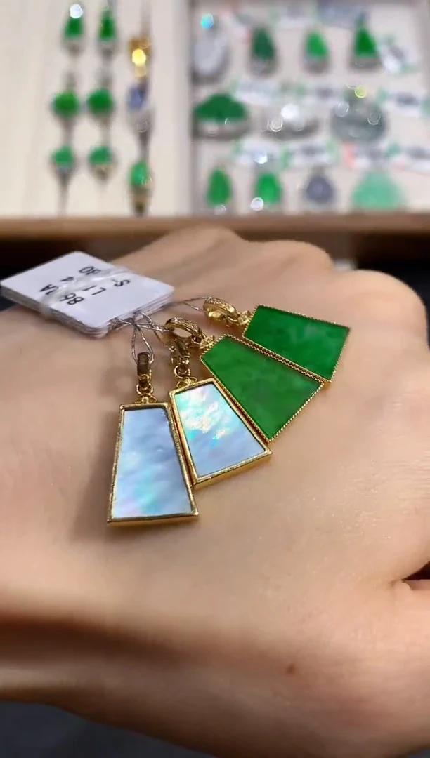 翡翠18K金镶嵌吊坠(不含链)L多样性发其一