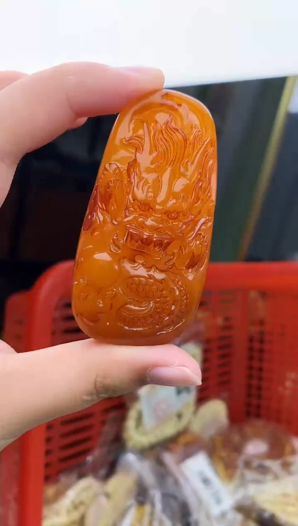 未镶嵌琥珀珠宝奇石98