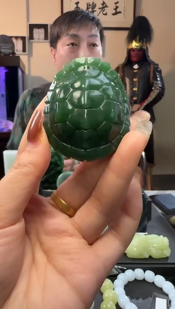 颈饰未镶嵌和田玉碧玉富甲手把