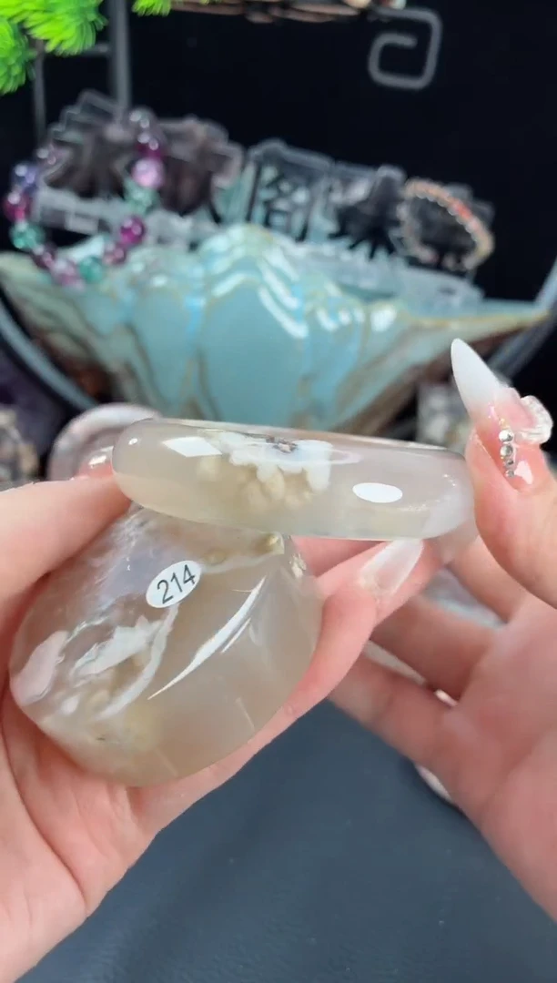 石英质玉手镯（圆镯）未镶嵌55