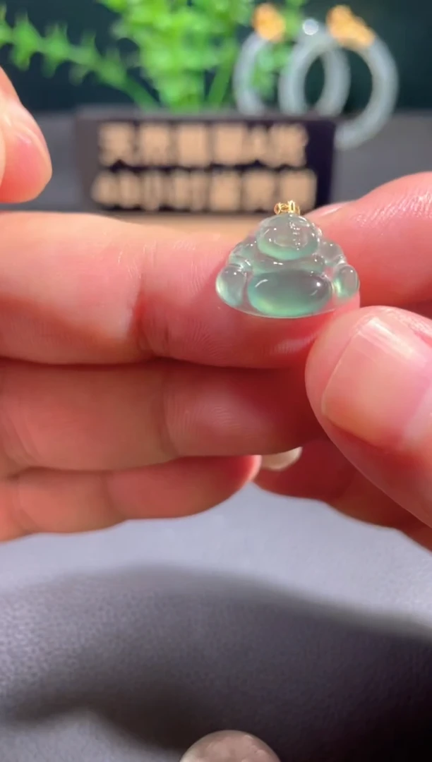 翡翠18K金镶嵌颈饰翡翠