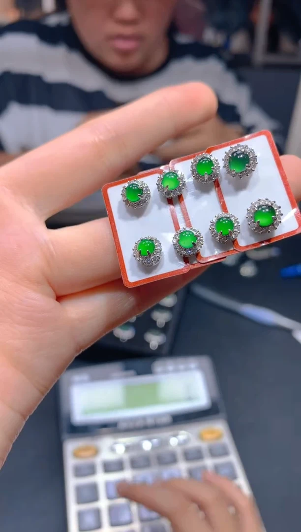 【闪购商品】定制翡翠未镶嵌90多样性发货(发其一）