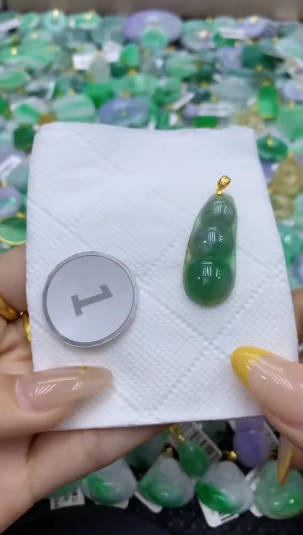 颈饰未镶嵌翡翠天然缅甸翡翠A货