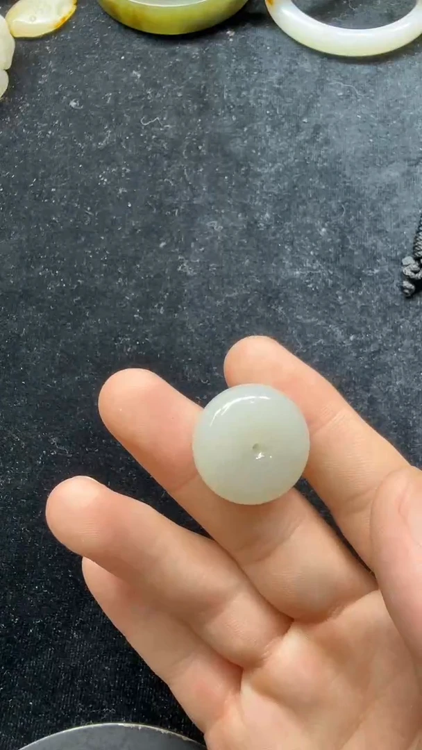 和田玉未镶嵌吊坠(不含链)170