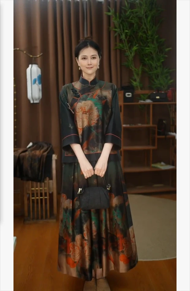 画画推荐 重缎晕染牡丹花100桑蚕丝香云纱太太服上下套装