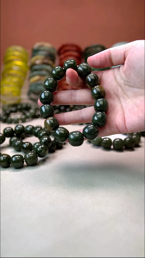 未镶嵌手串和田玉380