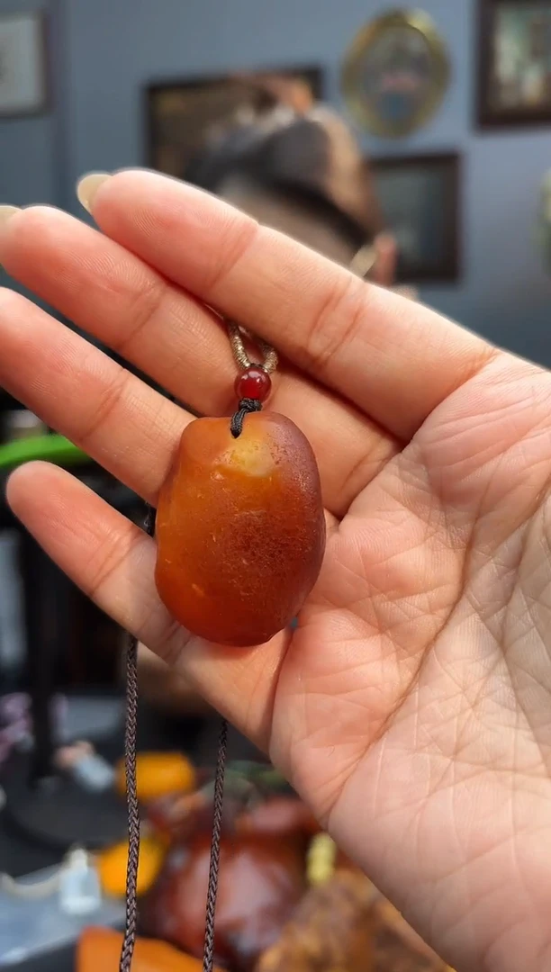 琥珀颈饰未镶嵌吊坠