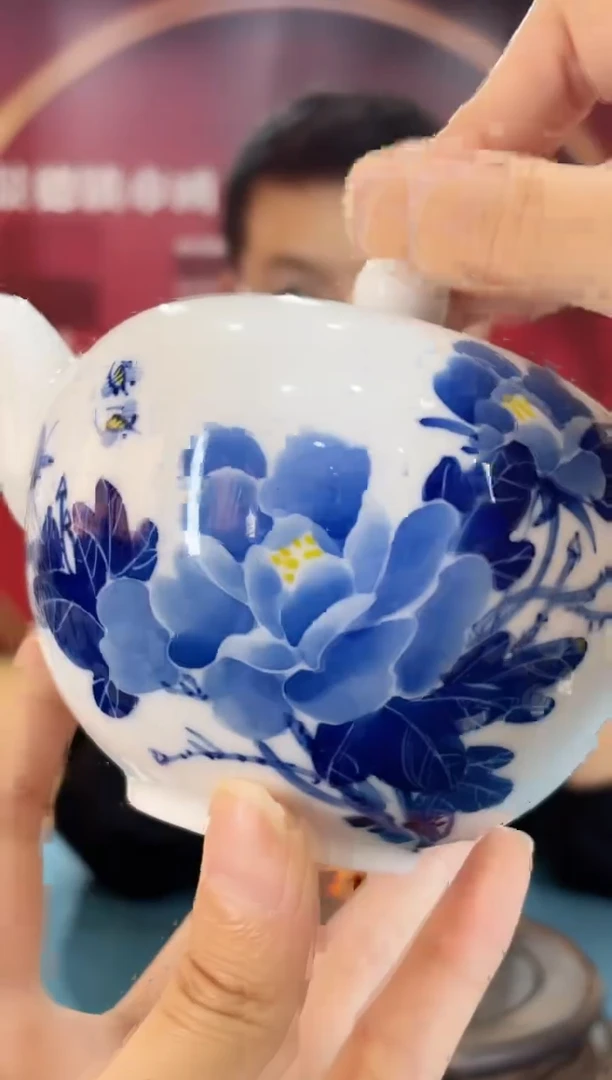 瓷005函夏非遗青花加彩牡丹苹果壶