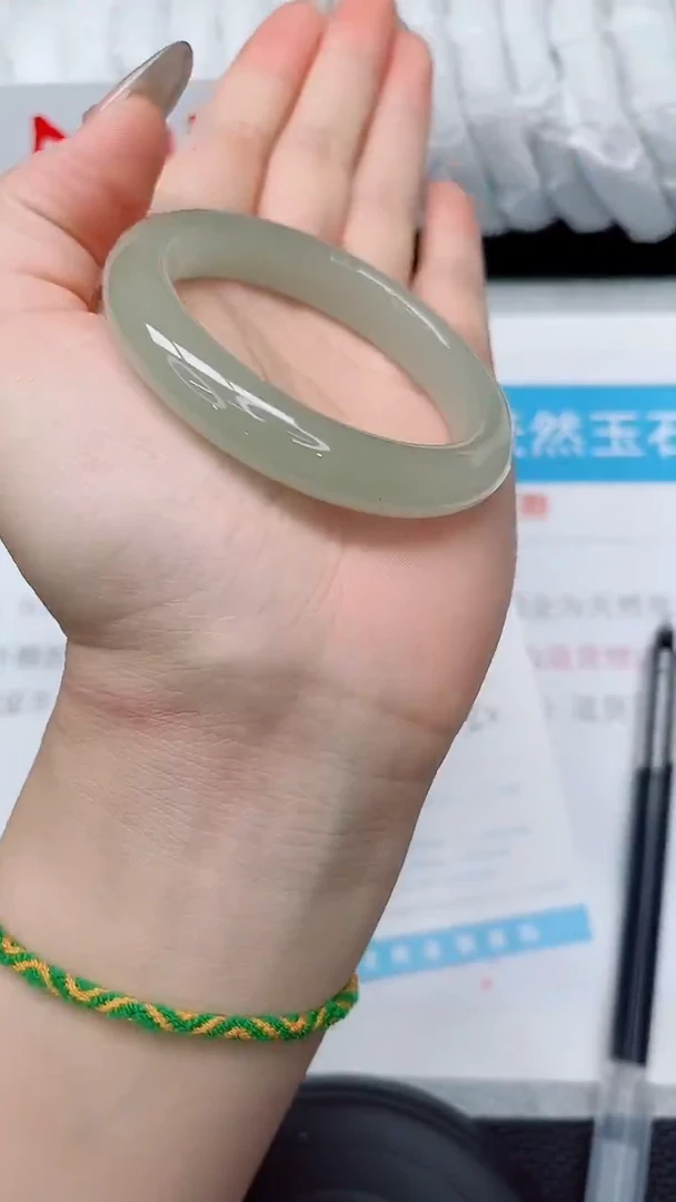 未镶嵌手镯石英质玉70-52