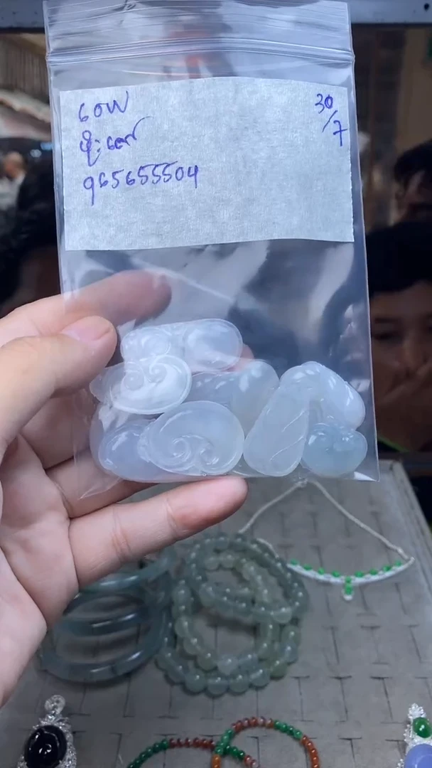 定制翡翠未镶嵌多样性随机发货，拍一发一