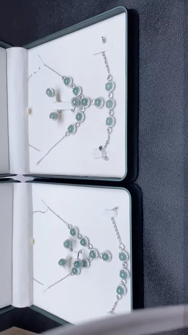 翡翠未镶嵌套链多样性发货（只发一套）x23