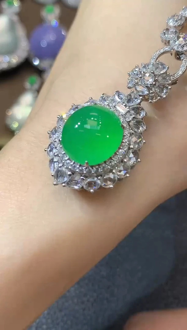 吊坠(不含链)18K金镶嵌翡翠美*A80
