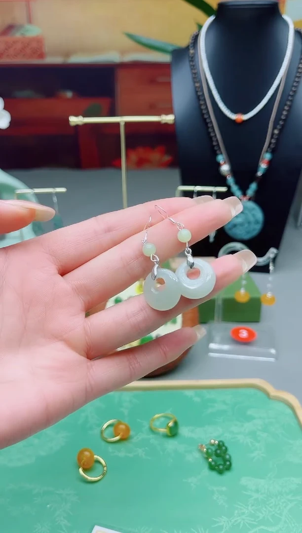 未镶嵌和田玉耳饰大公主扣