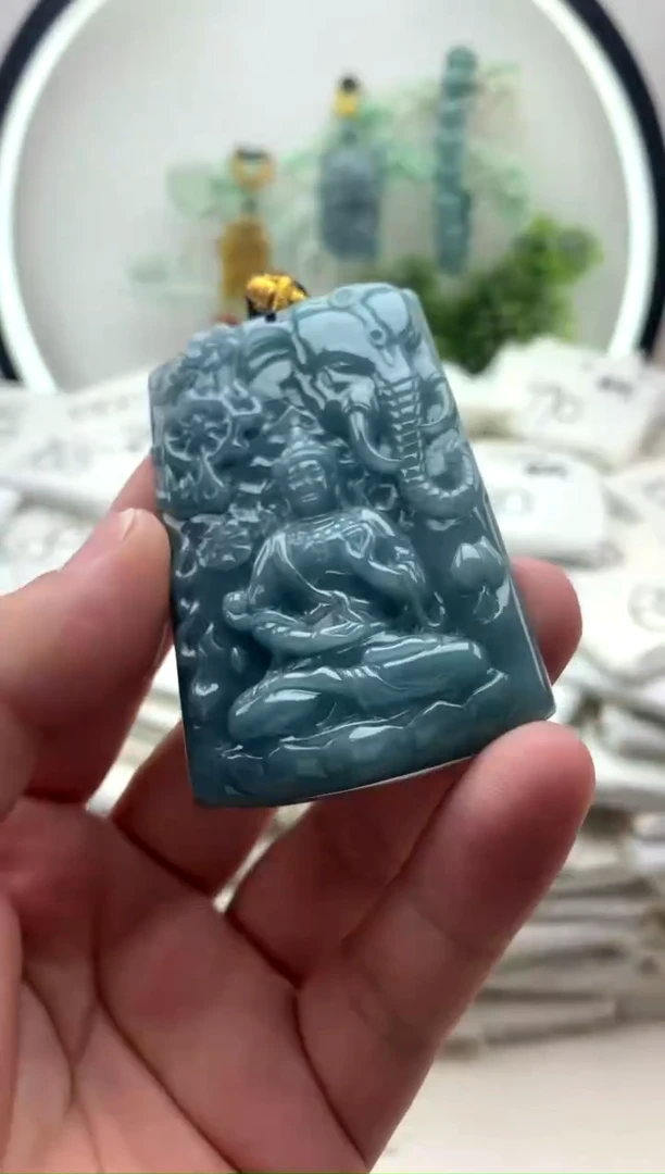 翡翠未镶嵌颈饰普贤