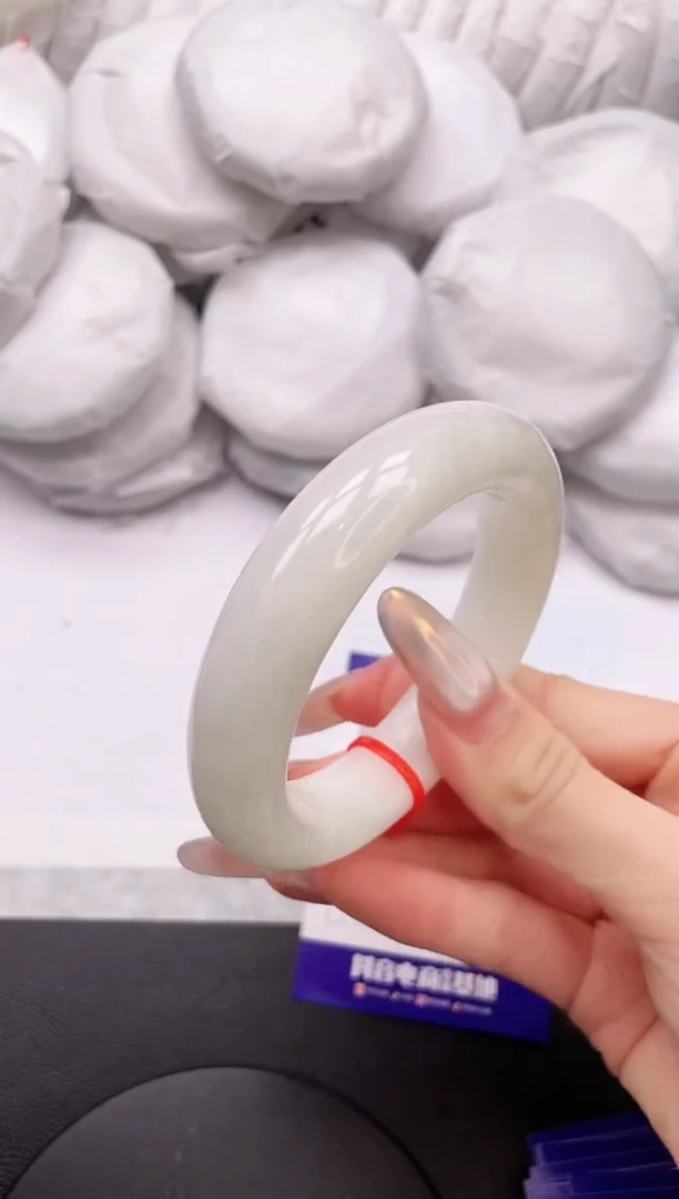 【闪购商品】和田玉手镯未镶嵌16K337-56