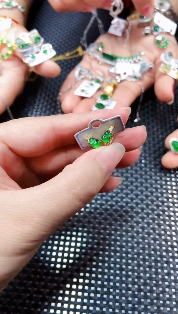 【闪购商品】翡翠耳饰未镶嵌11111111