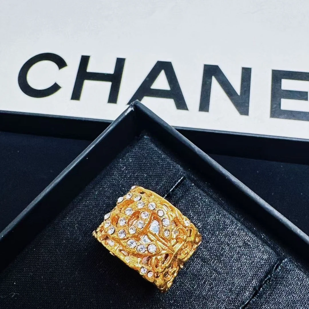 95新 Chanel/香奈儿 柚礼中古/香奈儿素金浮雕莱茵石手镯xp