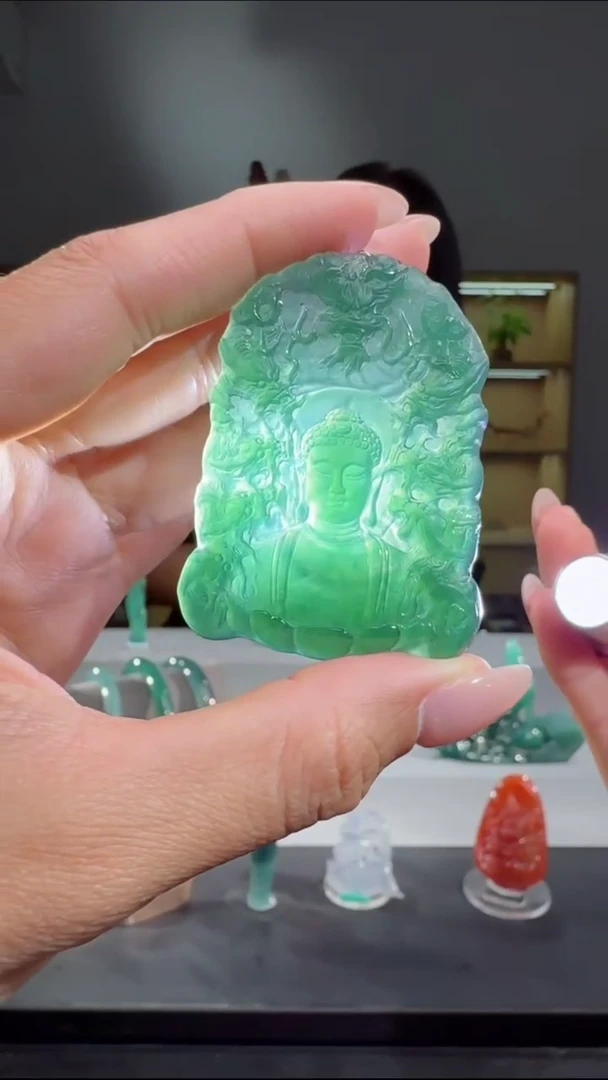 吊坠(赠链)未镶嵌翡翠大日（多样性发其一）