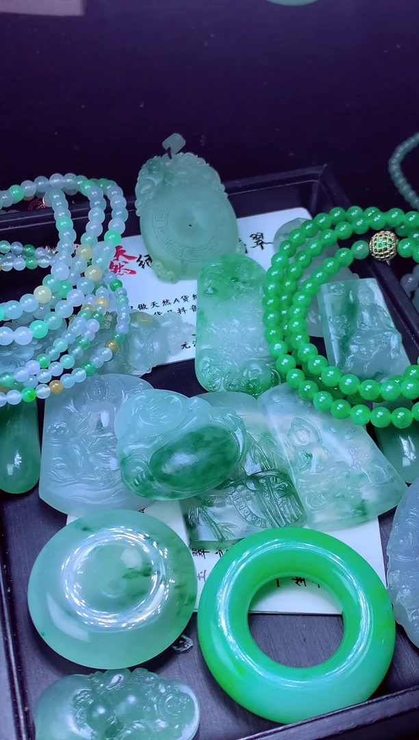 未镶嵌定制翡翠杏****?翡翠毛货定制