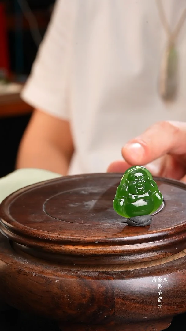 颈饰未镶嵌和田玉俄料碧玉7号矿菠菜绿佛公冰底过灯挂件（可镶嵌）