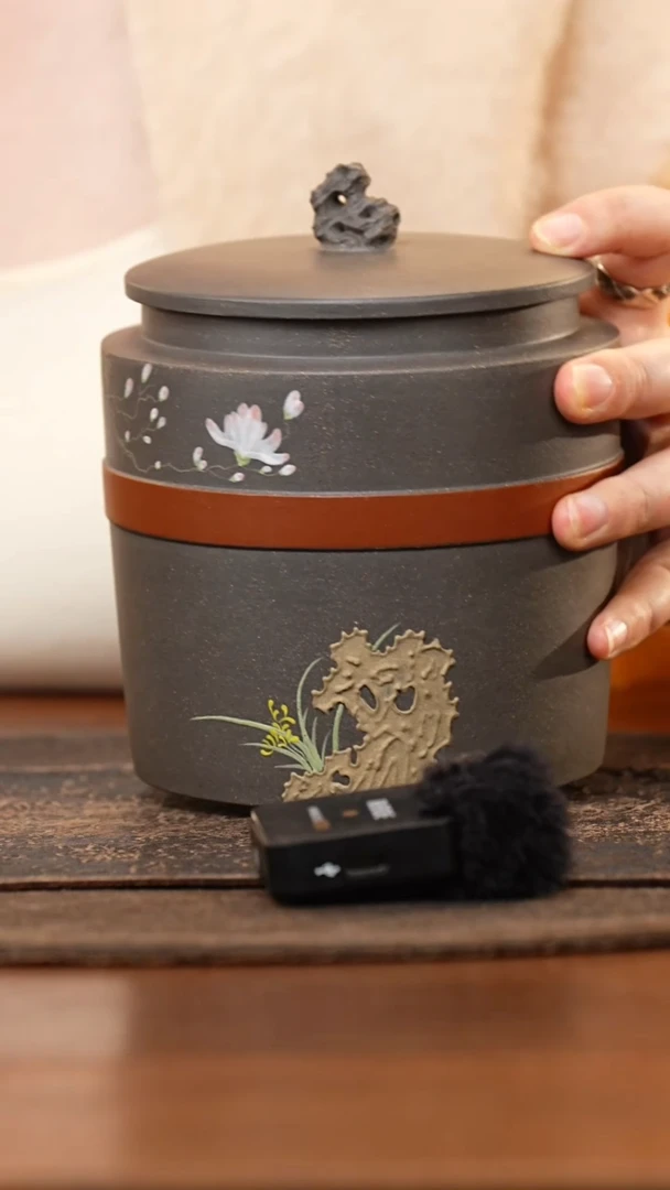 紫砂茶叶罐太湖石钮朱泥腰线泥绘荷花太湖石醒茶罐
