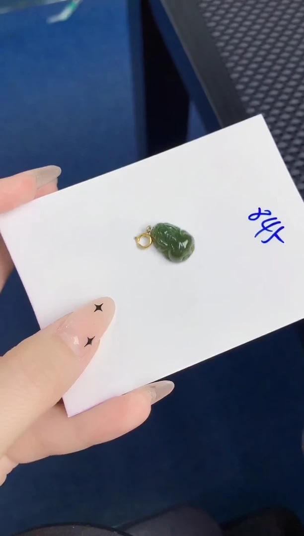 颈饰未镶嵌翡翠缅甸天然翡翠A货