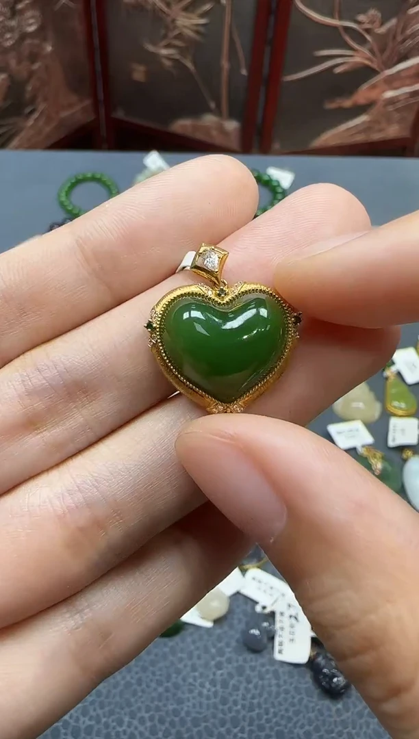 和田玉18K金镶嵌挂件1