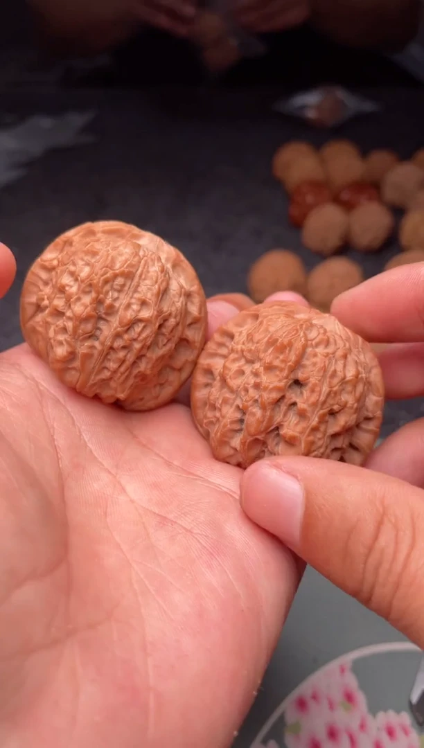 把件文玩核桃a142   血麒麟 42尺