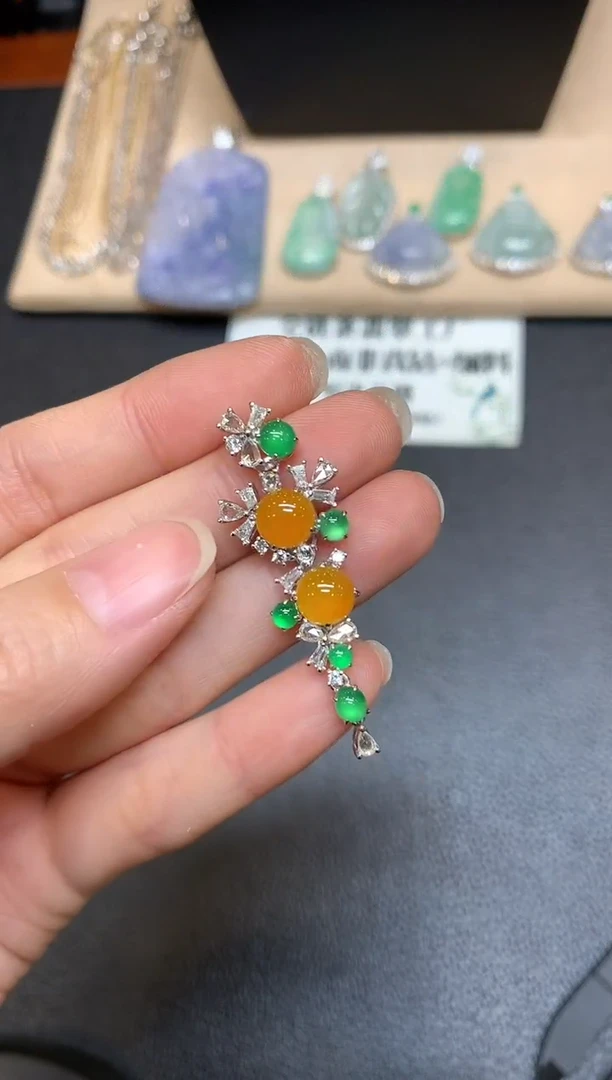 【闪购商品】翡翠颈饰18K金镶嵌蛋面【无服务费】