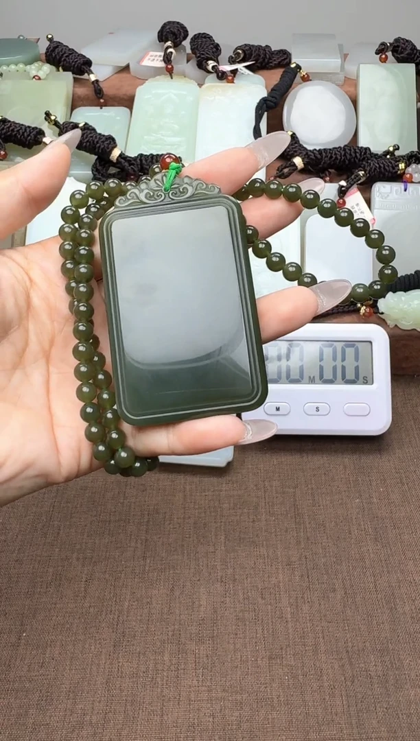 颈饰未镶嵌和田玉少 少