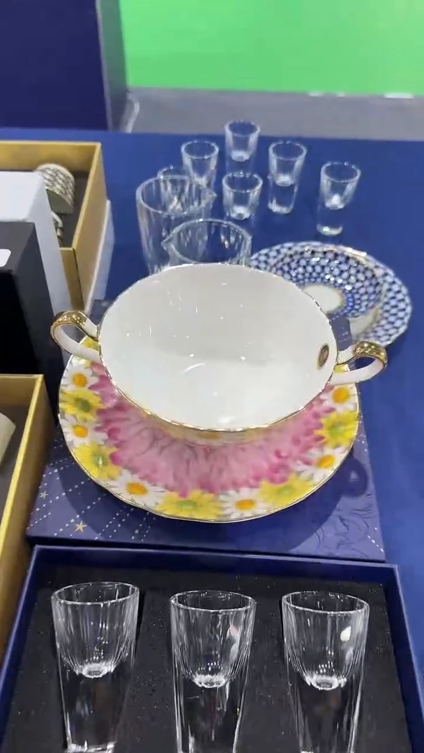 和**雨展会直播（雏菊双耳