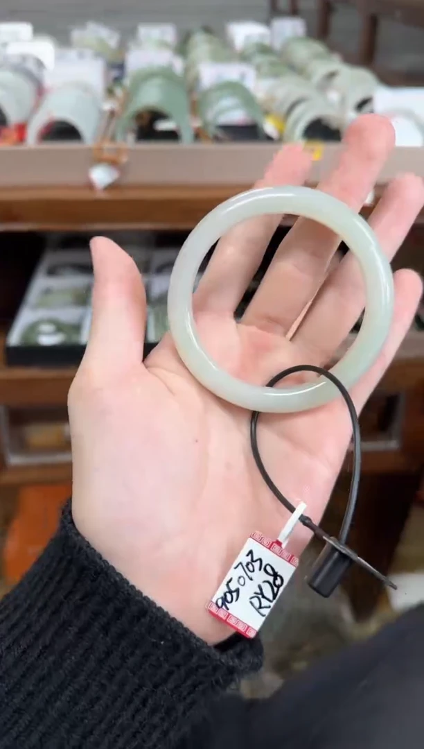 未镶嵌手镯和田玉58