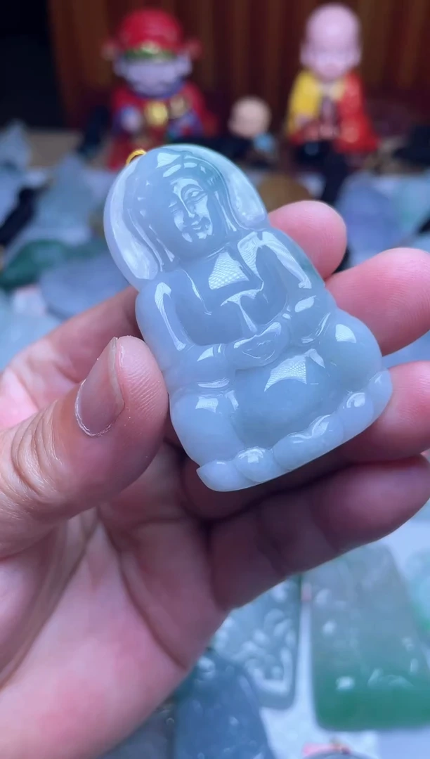 颈饰未镶嵌翡翠观音